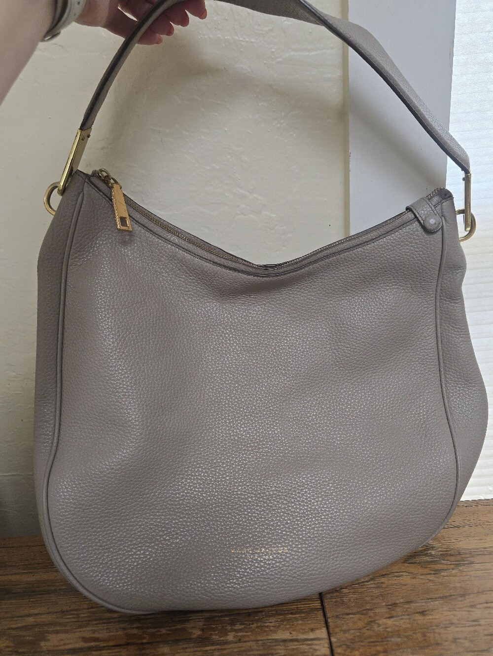 Marc Jacobs Pebbled Leather Hobo Shoulder Bag in Taupe